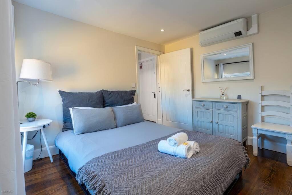 Smart-Home In Original Victorian Building Бристоль Экстерьер фото