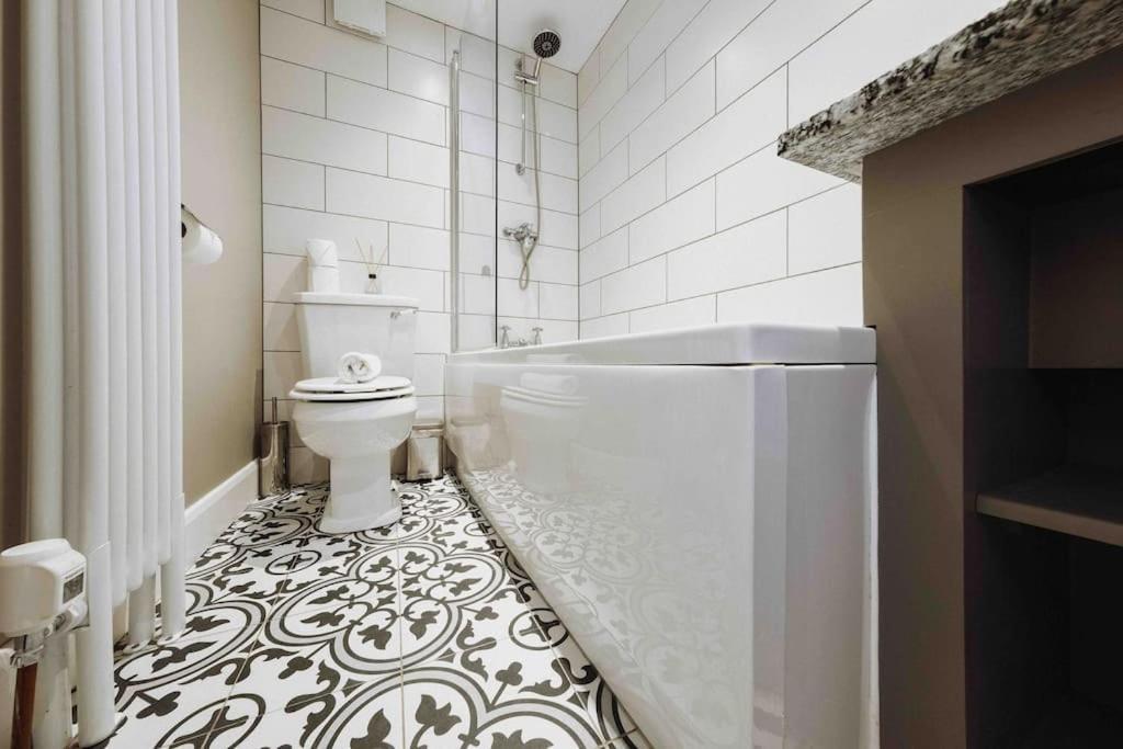 Smart-Home In Original Victorian Building Бристоль Экстерьер фото
